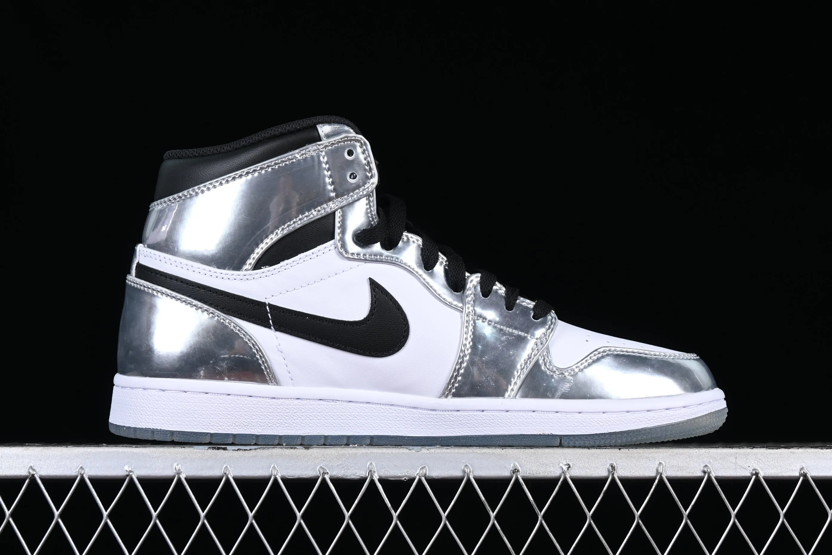 All categories Air Jordan Jordan series basketball shoes Air Jordan 1 High Air Jordan 1 Pass The Torch AJ1 Joe 1 Leonard liquid electroplated silver AQ7476-016